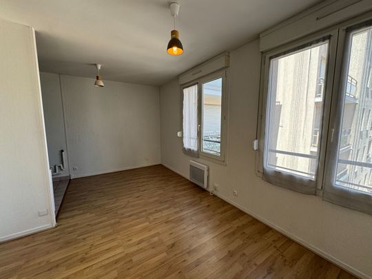 Appartement à louer - REIMS CENTRE - Photo 1