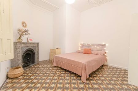 Carrer de Santa Anna, Barcelona, Catalonia 08002 - Photo 4