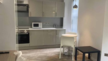 Flat 12/15/18 - Photo 4