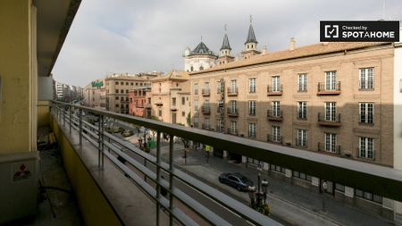 granada, Andalusia 18005 - Photo 2