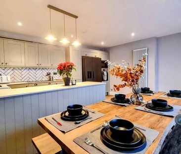 4 bedroom terraced house to rent - Photo 5
