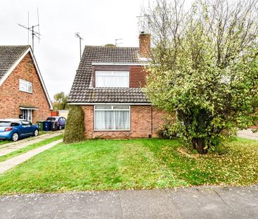A well presented 3 bedroom chalet style house to rent in Sawston of... - Photo 1