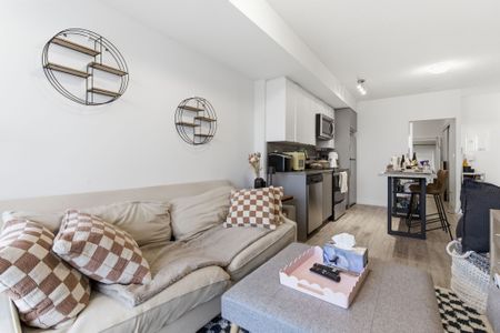 For Lease - 3200 Dakota Common Unit# B303, Burlington, Ontario - Photo 4
