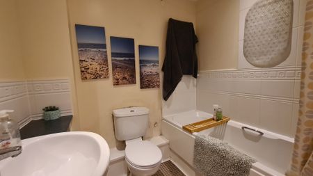 apartment to rent Lower Canal Walk, Southampton, SO14 - Photo 5