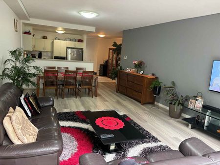 Immaculate Apartment 2 Bedroom with 1 Study - Photo 4