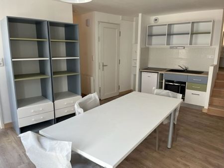 Location Appartement 3 pièces 48m² - Photo 4