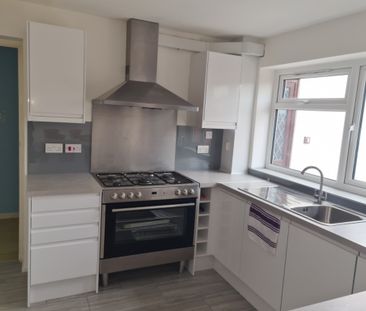 4 Bed Student Accommodation - Photo 3