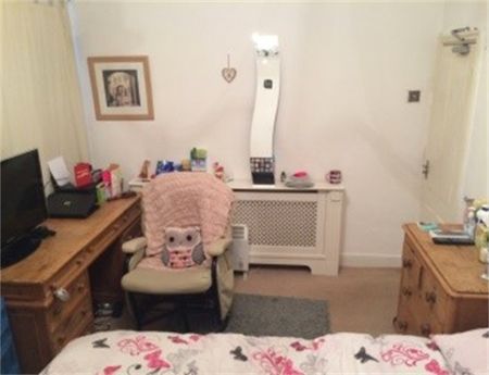 3 Bedroom Semi Detached To Let - Photo 3