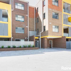 Modern 1 Bedroom Apartment in the Heart of Guilford! - Photo 3