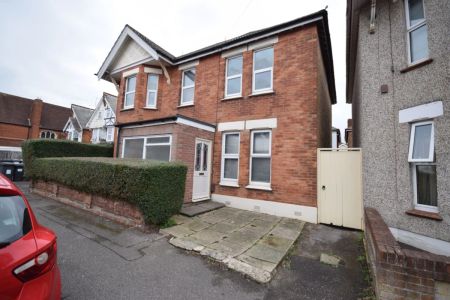 To Rent St Mary's Road, Springbourne, Bournemouth, BH1 £3,000 pcm Tenancy Info - Photo 3