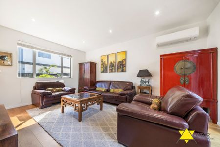 Modern Fully Furnished Family Home in Te Atatu South - Photo 5