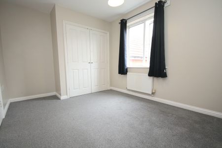 4 bedroom Town House to let - Photo 4