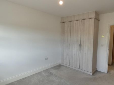 3 bedroom semi-detached house to rent - Photo 4