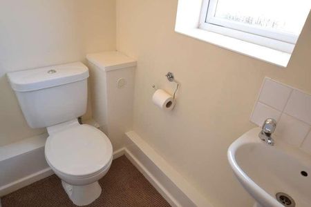 Cedar Court, Catchgate, County Durham, DH9 - Photo 3