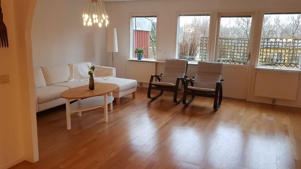 Hammarkroken, Angered - Photo 1