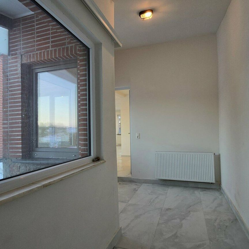 Villa - Photo 1