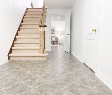 For Lease - 76 Larratt Lane, Richmond Hill, Ontario - Photo 5