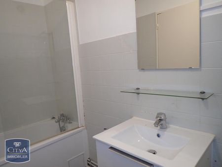 Location Appartement 1 pièce 33m² CHATEAUROUX 36000 - Photo 4