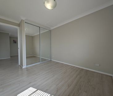 Two bedrooms split-level house - Photo 5