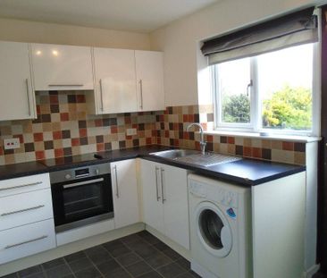 2 bedroom semi-detached house to rent - Photo 2