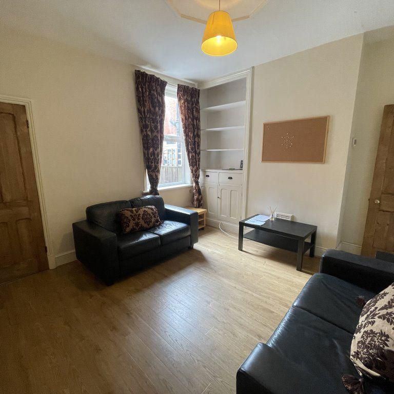 3 bedroom terraced house to rent - Photo 1