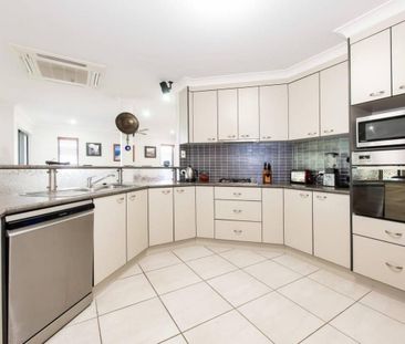 STUNNING FAMILY HOME IN SOUGHT AFTER ESTATE - Photo 2