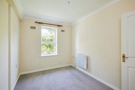 1 bedroom retirement property to rent - Photo 4