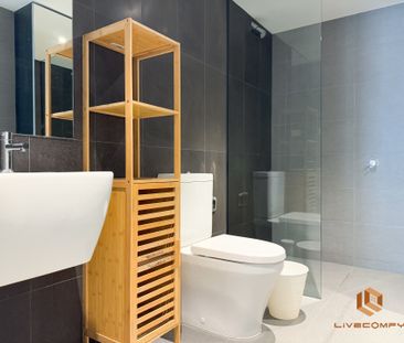 West Melbourne - Photo 2