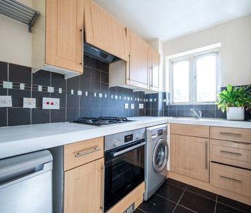 Cotswold Way, Worcester Park, Surrey, KT4 - Photo 2