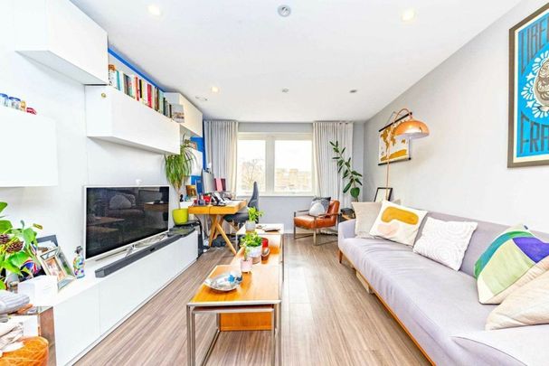 Loxford Gardens, Islington, N5 - Photo 1