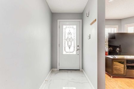 For Lease - 36B Lambton Avenue Unit# Upper, Toronto, Ontario - Photo 2