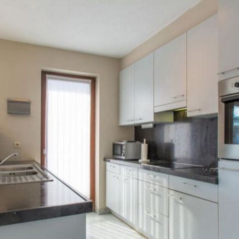 Proche de Stockel, appartement 2 chambres meublé avec terrasse - Photo 1