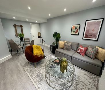 2 Bed Flat, Ling Road, E16 - Photo 1