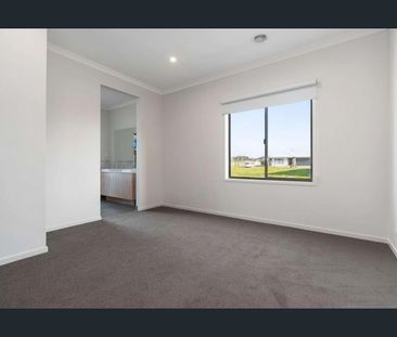 Spacious Family Living with Multiple Living Zones - Photo 2