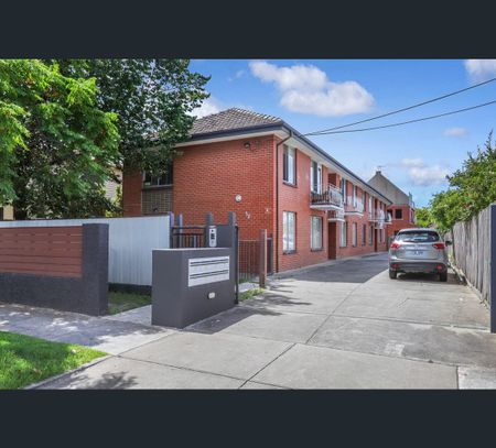 3/32 Hobbs Street, Seddon, Vic 3011 - Photo 2