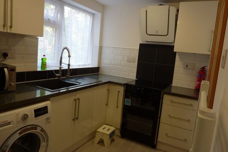 1 Bed Flat, Rushford Court, M19 - Photo 4