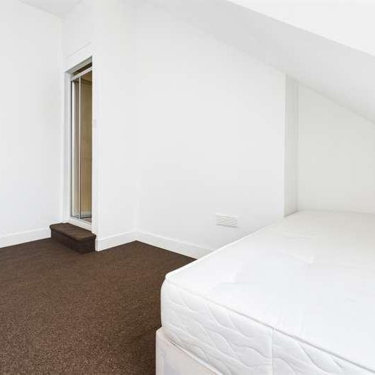 Wickham Lane, London, SE2 - Photo 1