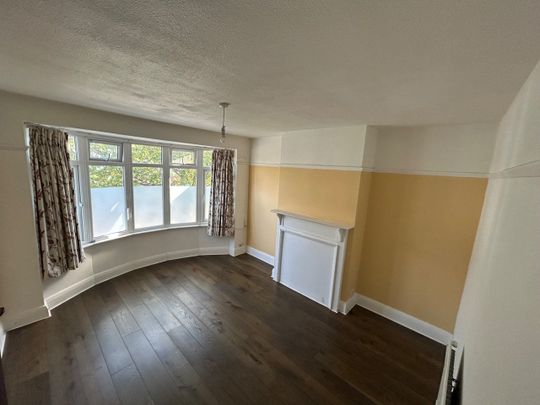 3 Bed Terraced House, Addiscombe Court Road, CR0 - Photo 1