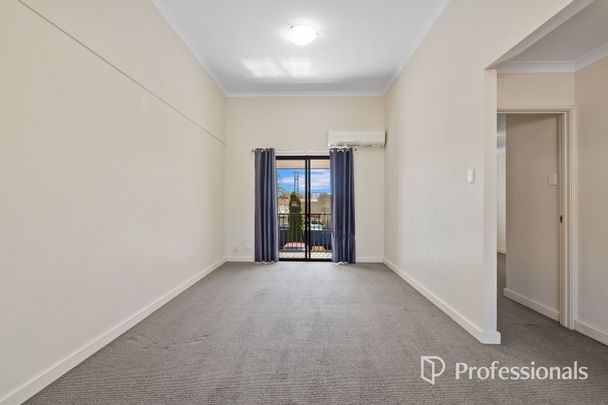 Fantastic Sunlit Apartment in Prime Midland Location! - Photo 1