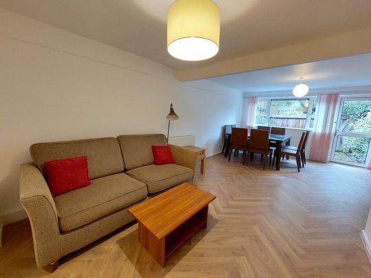 2 bedroom end of terrace house to rent - Photo 1