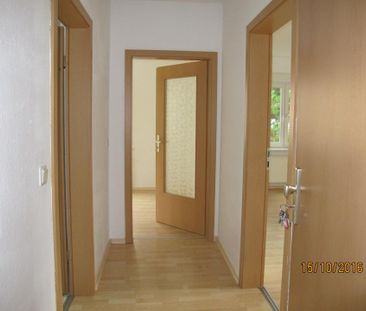 Schöne Zweiraum-Singlewohnung in ruhiger Lage mit Balkon - Foto 1