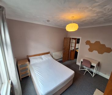 4 bedroom house - Photo 6