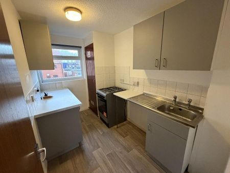 2 bedroom flat to rent - Photo 4