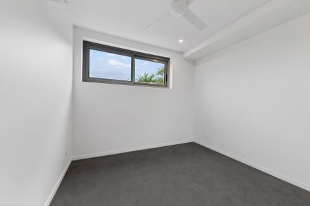 Oversized 2 bedroom + separate multipurpose room – Take the 3D Virtual Tour - Photo 4