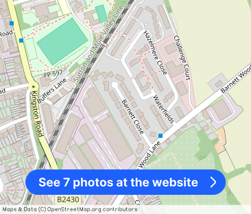 Leatherhead, KT22 - Photo 1