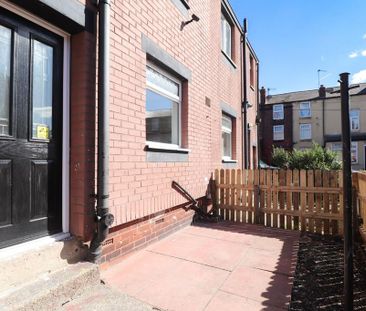 3 bedroom terraced house to rent - Photo 1