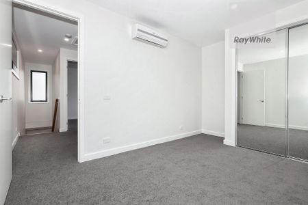 Light, Bright & Quality Built! - Photo 4