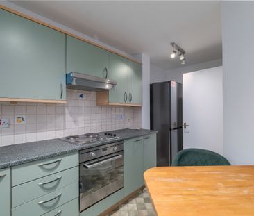 2 bedroom terraced house to rent - Photo 4