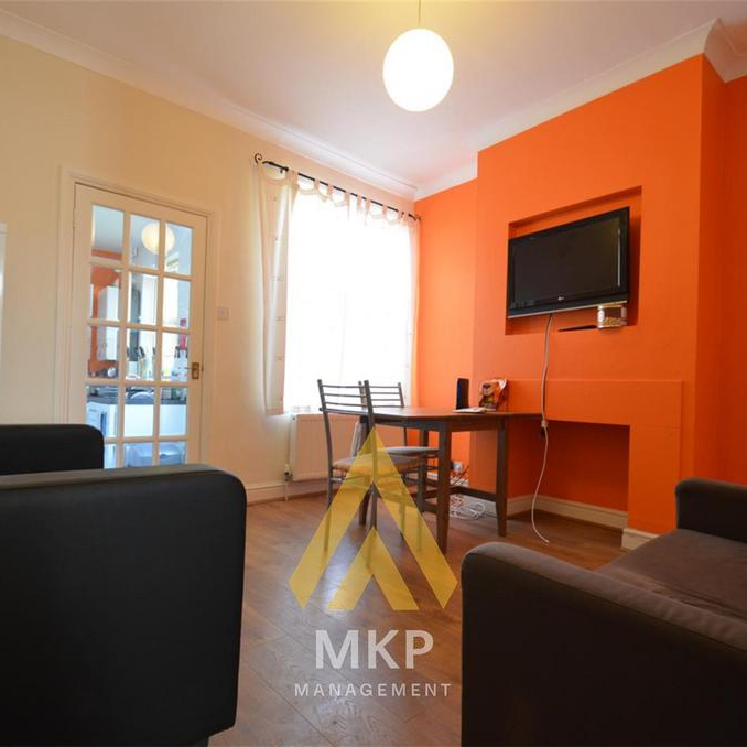 3 bedroom terraced house to rent - Photo 1