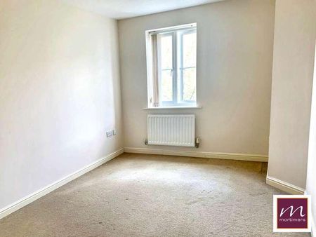 Barnshaw House, Coxhill Way, HP21 - Photo 3